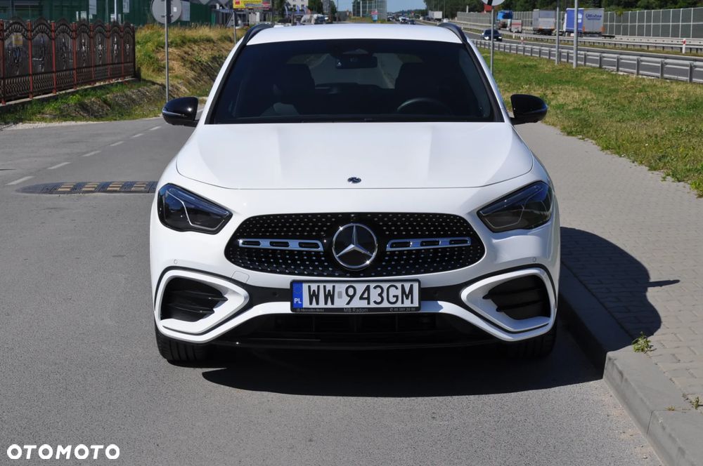 Mercedes-Benz GLA - 8