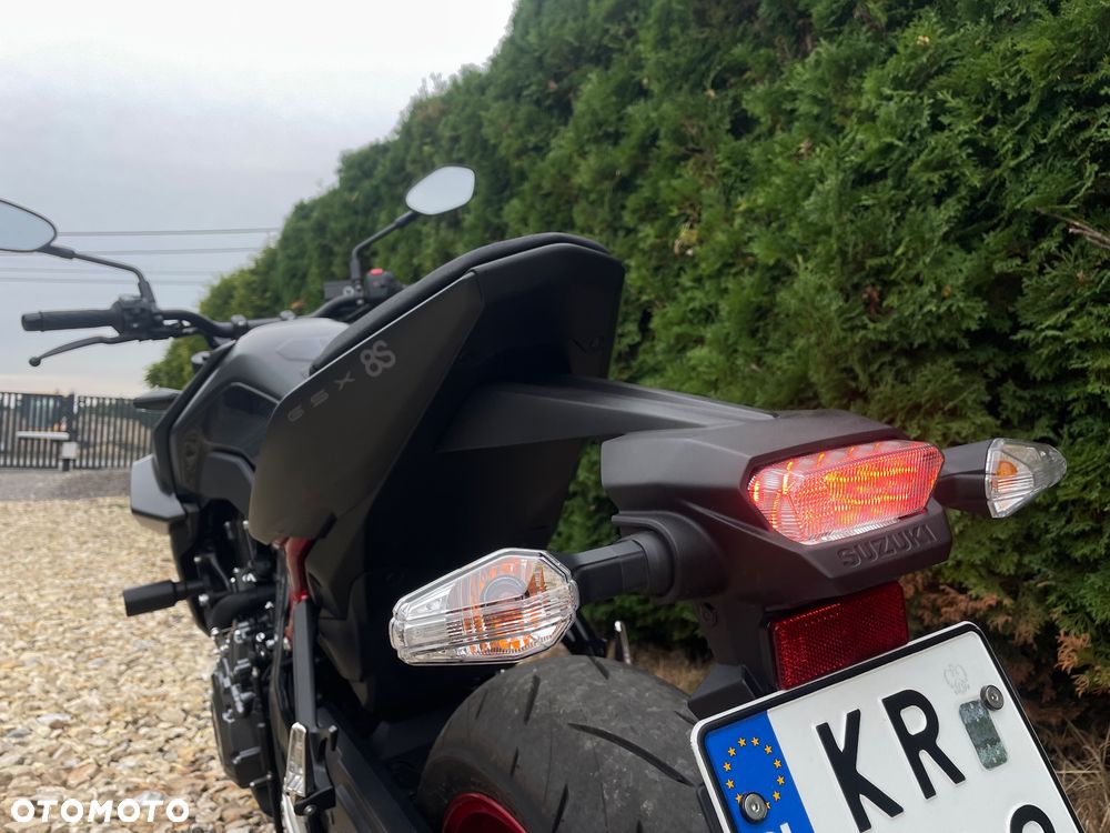 Suzuki GSX - 11