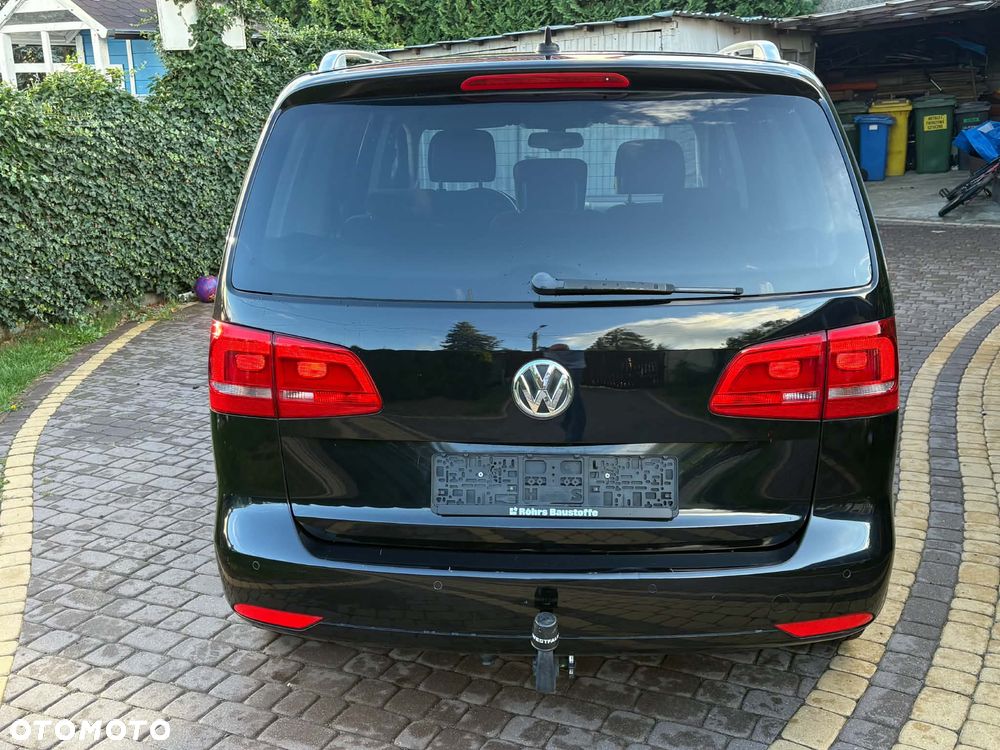 Volkswagen Touran 2.0 TDI DPF BlueMotion Technology DSG Highline - 4