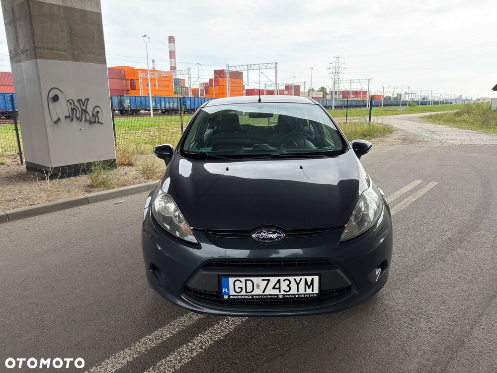 Ford Fiesta 1.25 Ambiente - 2