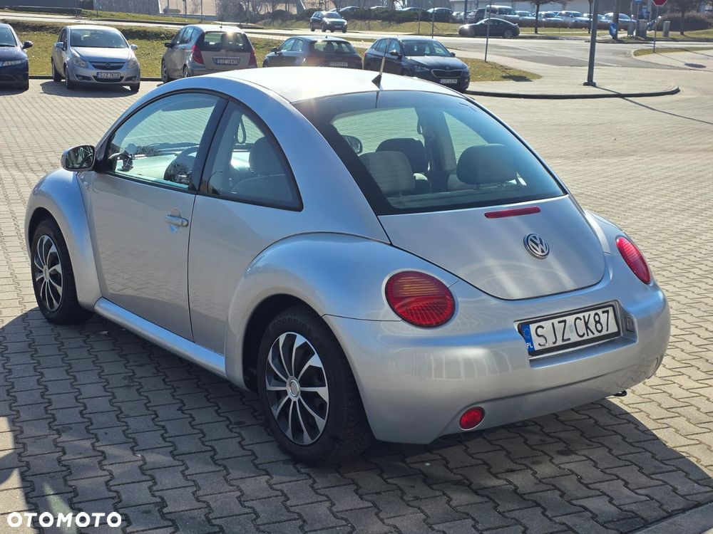 Volkswagen New Beetle - 5