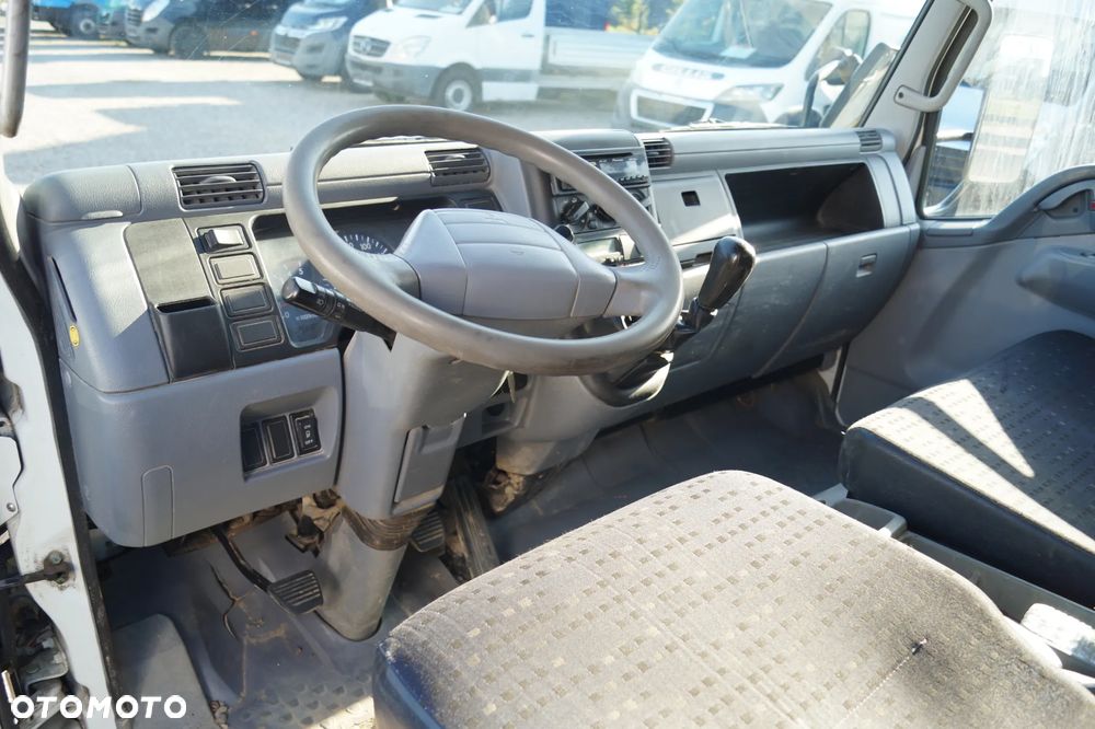 Mitsubishi CENTER FUSO - 25