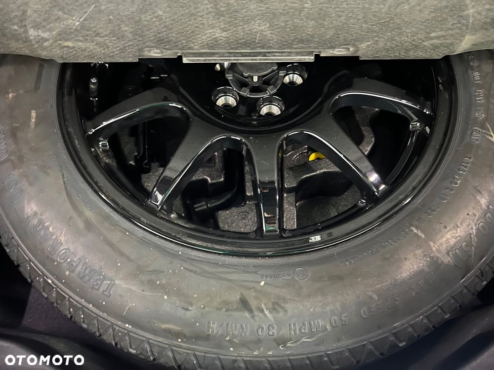 Land Rover Range Rover Velar 2.0d R-Dynamic - 32