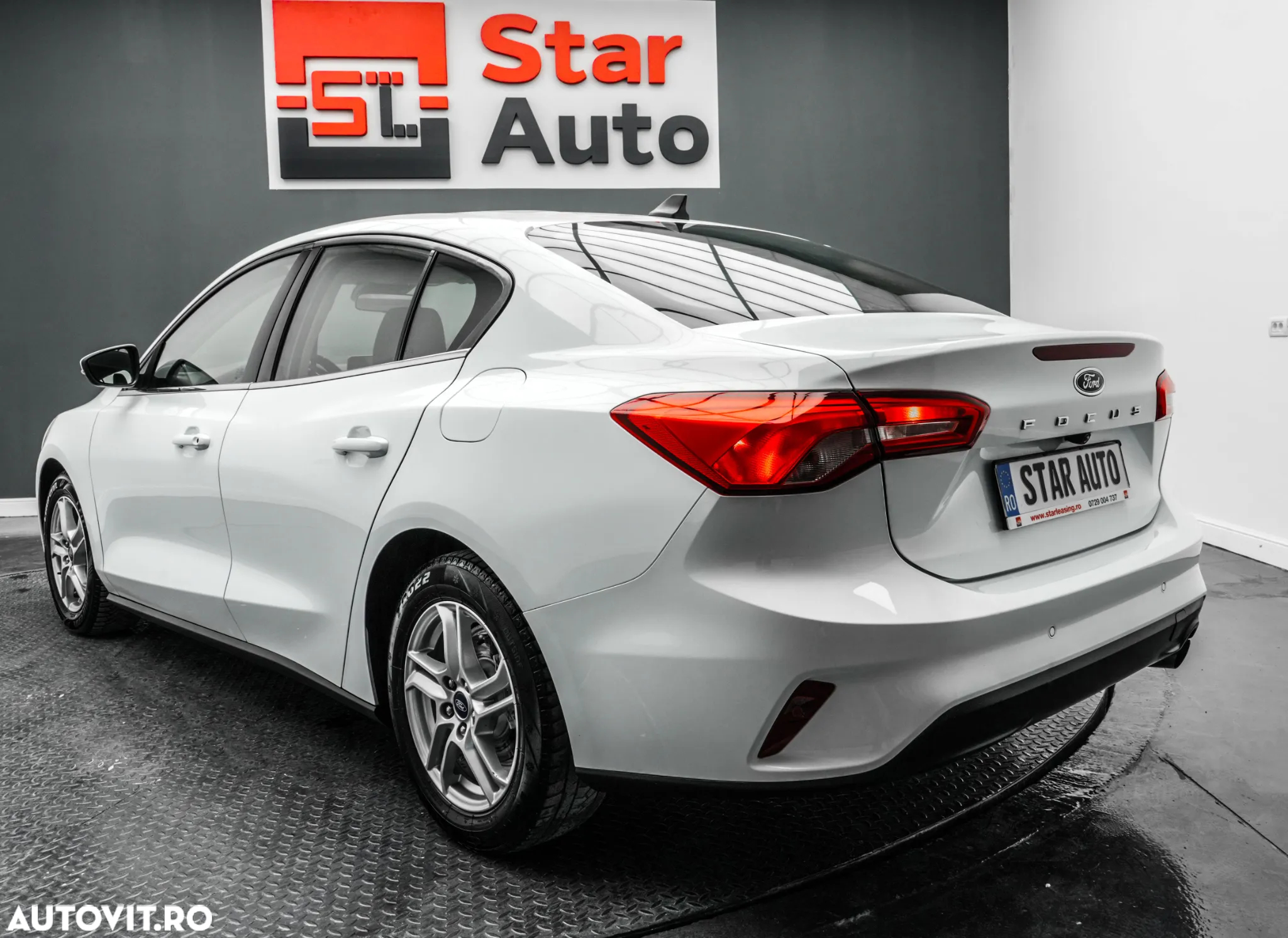 Ford Focus 1.0 EcoBoost Titanium Business - 4