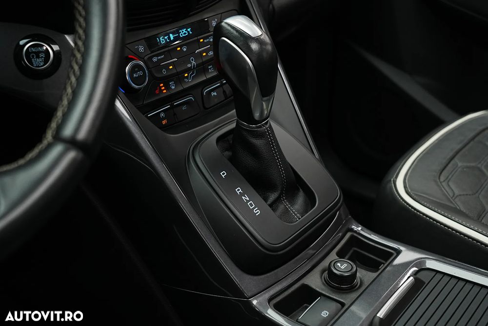 Ford Kuga 2.0 TDCi 4WD Powershift Vignale - 35