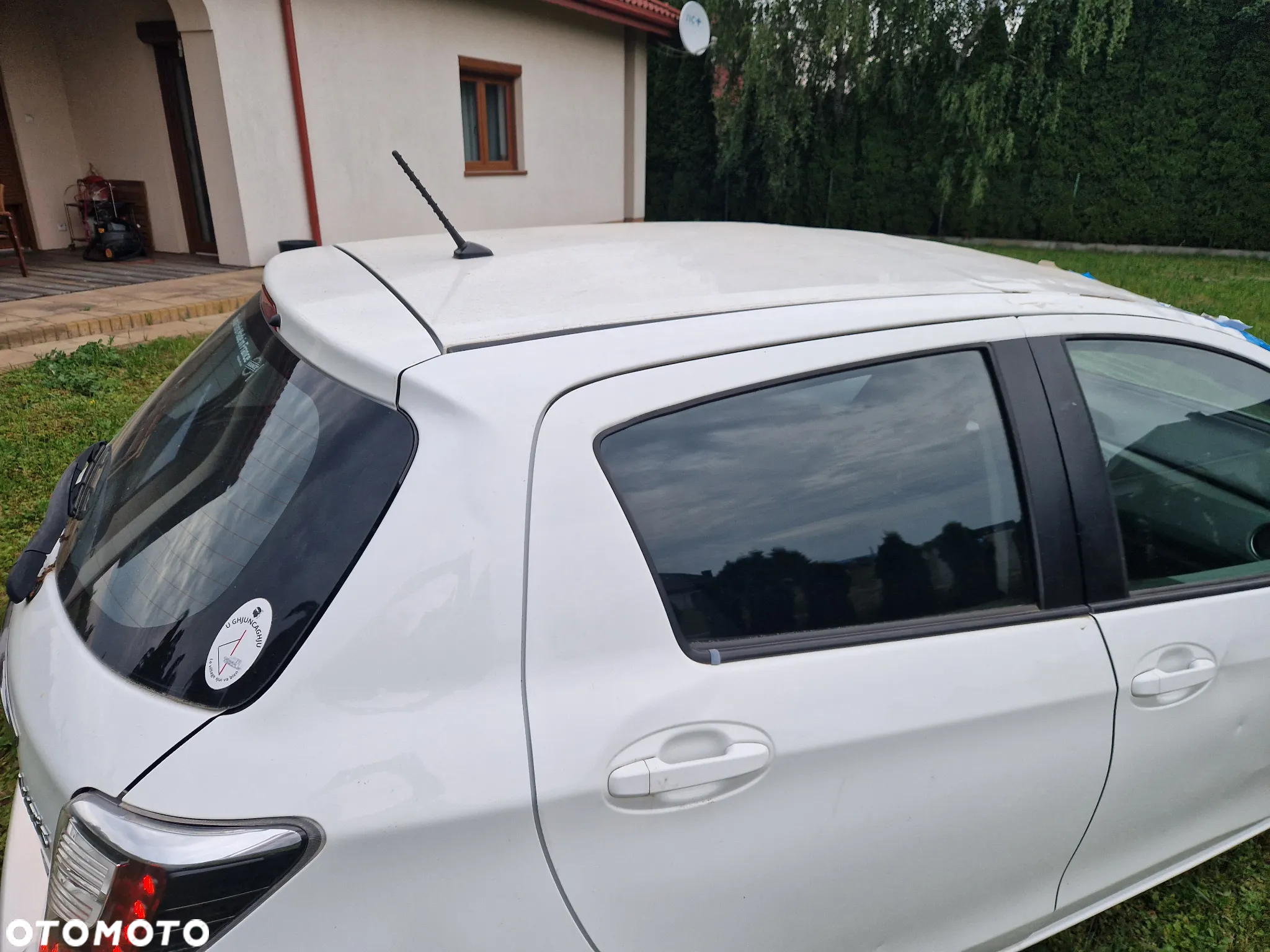 Toyota Yaris Hybrid 100 Active - 16
