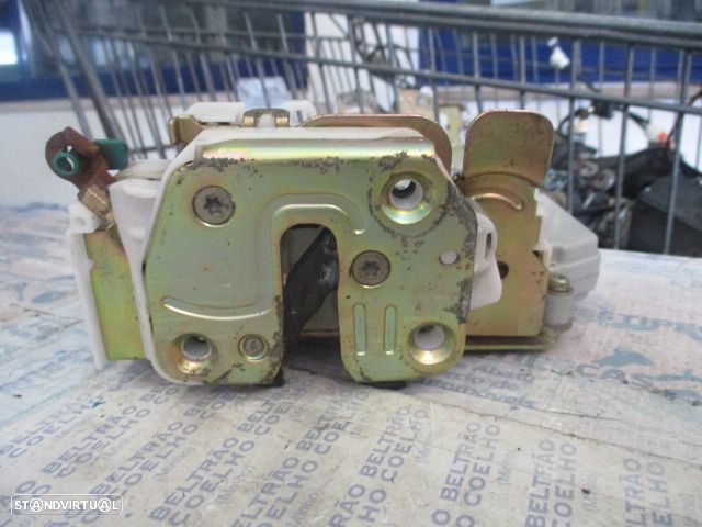 Fecho A2979 NISSAN PRIMERA P11 1999 FD 6 Pinos NISSAN PRIMERA 2 GT 1997 2.0I 150CV 4P CINZA FD 6 PINOS - 3