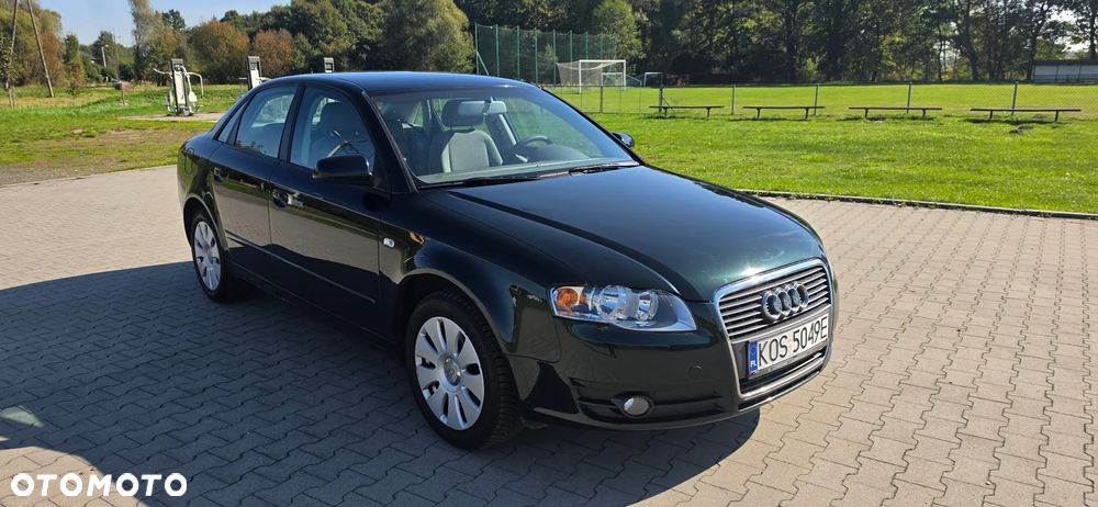 Audi A4 Limousine - 1