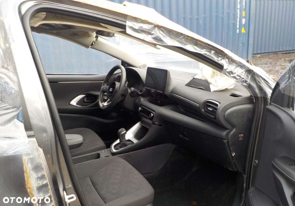 Toyota Yaris - 17