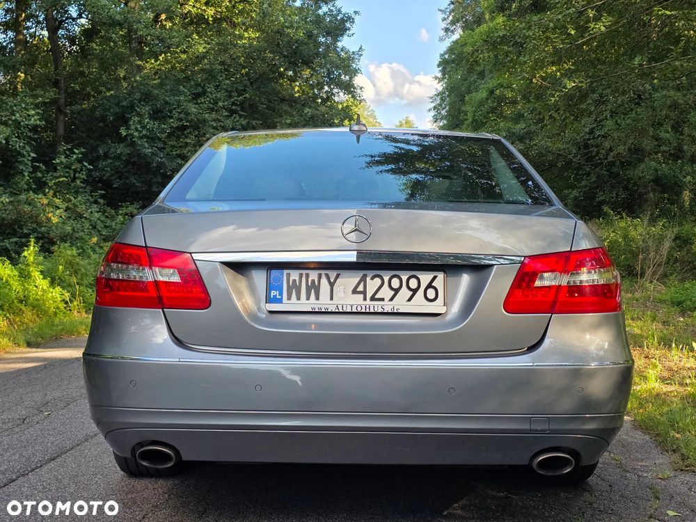Mercedes-Benz Klasa E 300 CDI DPF BlueEFFICIENCY 7G-TRONIC Avantgarde - 3