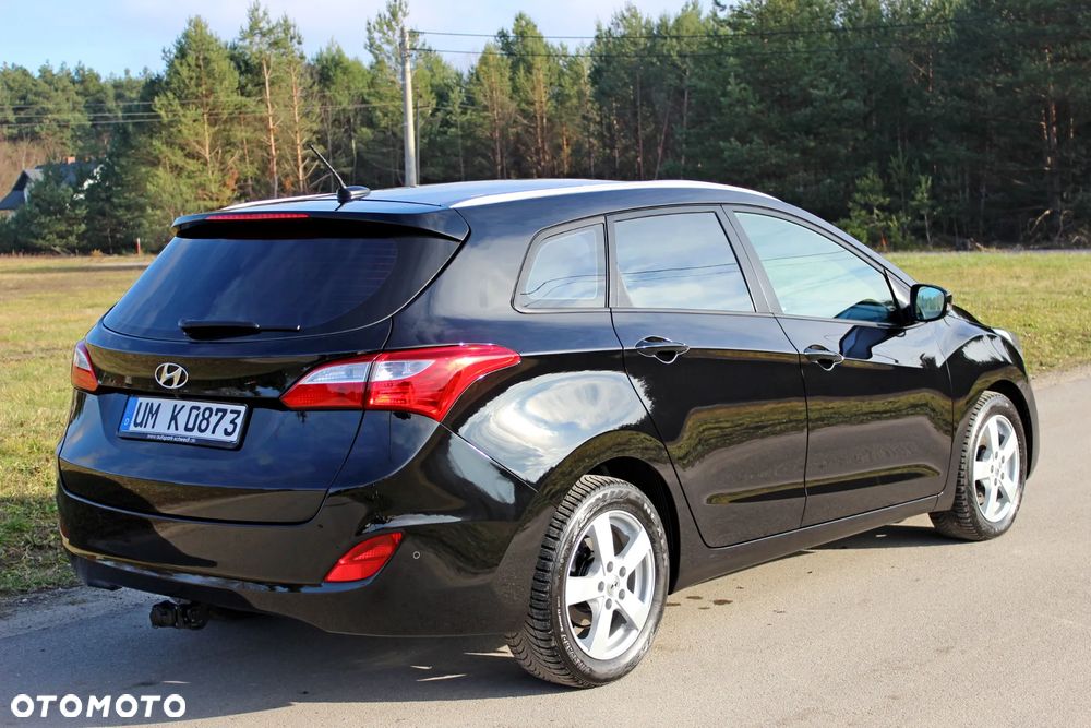 Hyundai i30 blue Kombi 1.6 GDi Style - 4