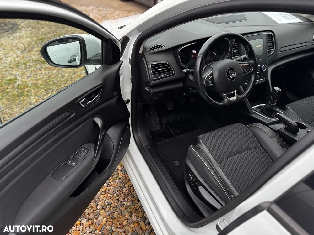 Renault Megane BLUE dCi 115 ZEN - 8