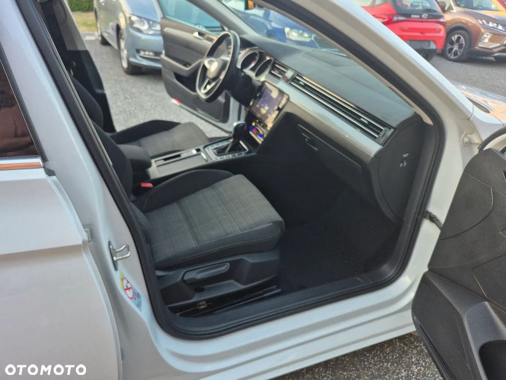 Volkswagen Passat 2.0 TDI SCR Comfortline DSG - 18