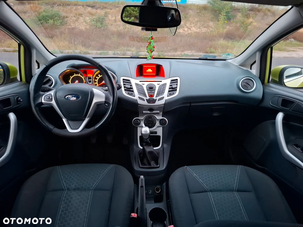 Ford Fiesta 1.4 Ghia - 12