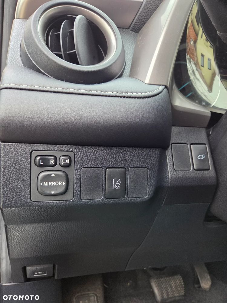 Toyota RAV4 - 14