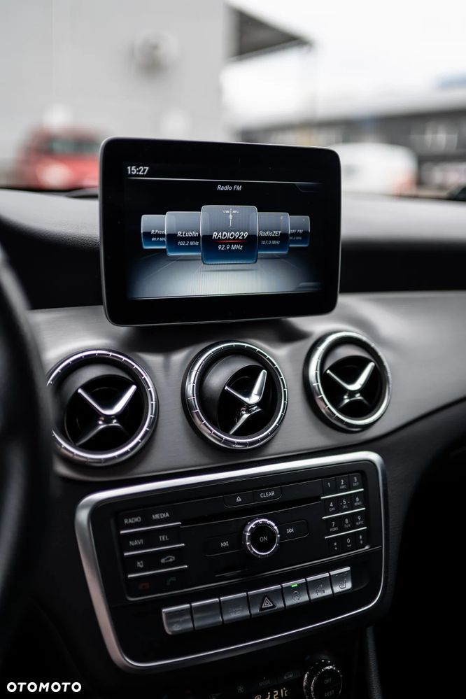 Mercedes-Benz CLA 220 4-Matic AMG Line - 23