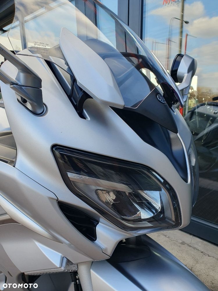 Yamaha FJR - 28