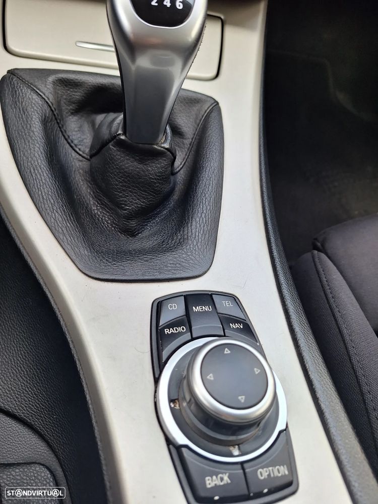 BMW 318 d Sport Line - 18