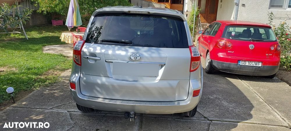 Toyota RAV4 2.2 D-4D 4x4 Automatik Executive - 4