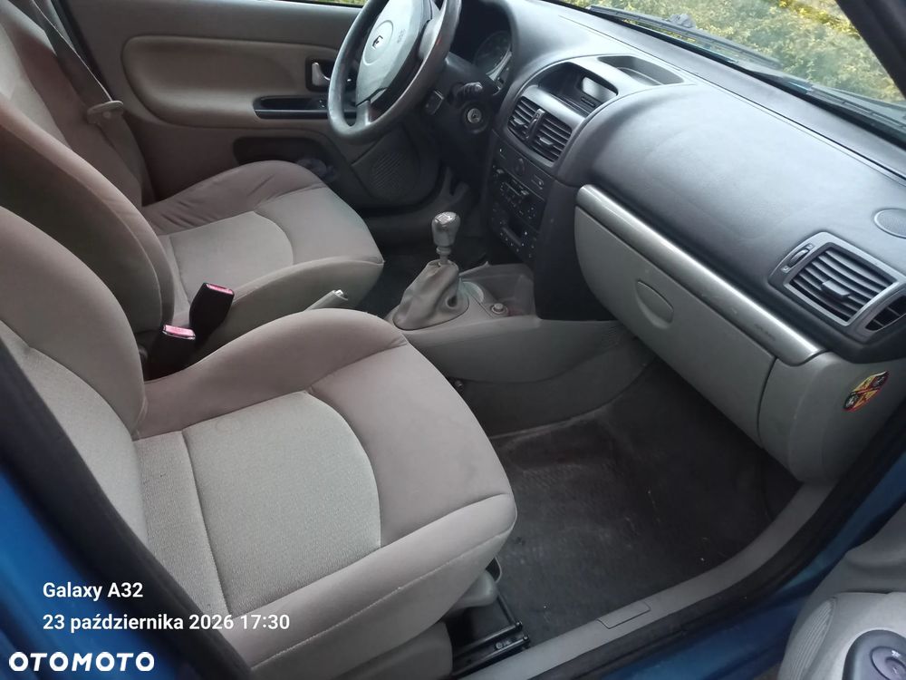 Renault Clio - 10