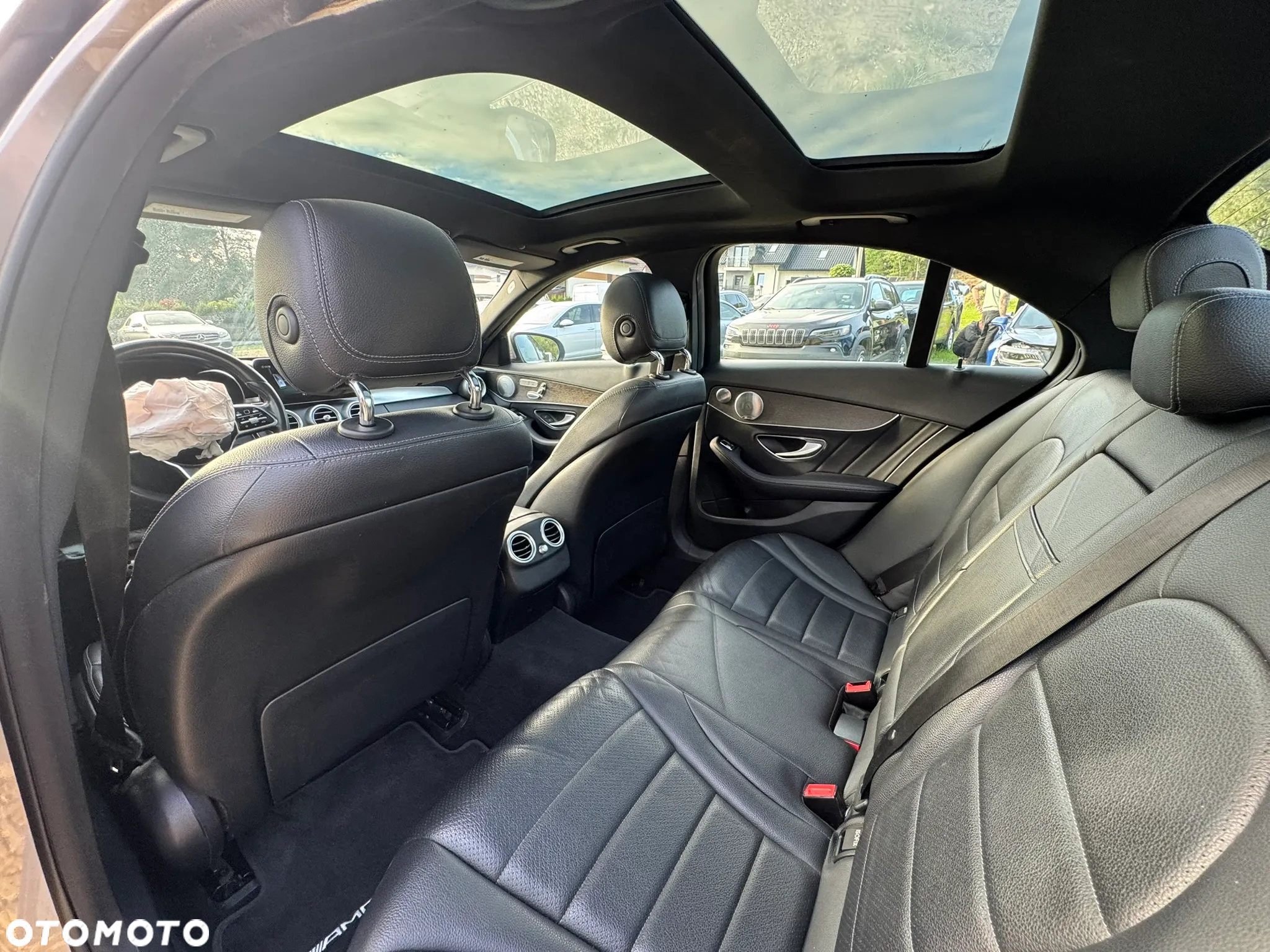 Mercedes-Benz Klasa C 300 4Matic 9G-TRONIC Edition AMG Line - 28