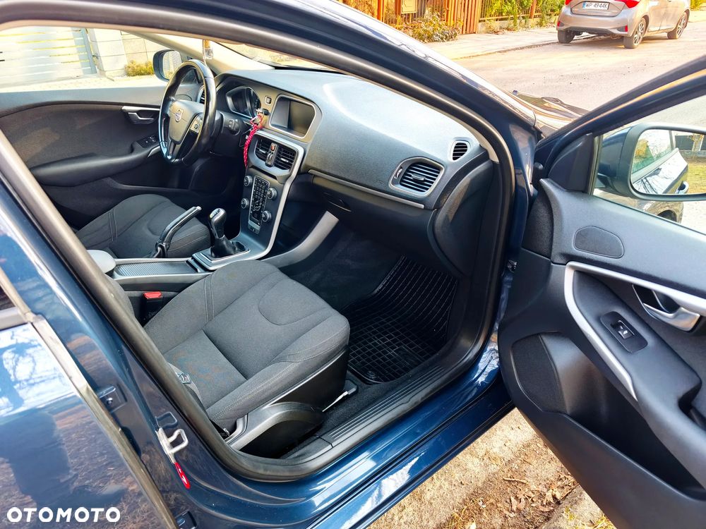 Volvo V40 D2 Kinetic - 13