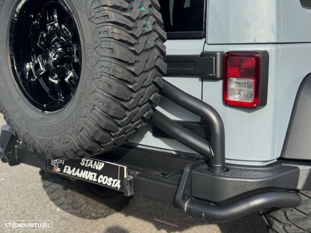 Jeep Wrangler - 10