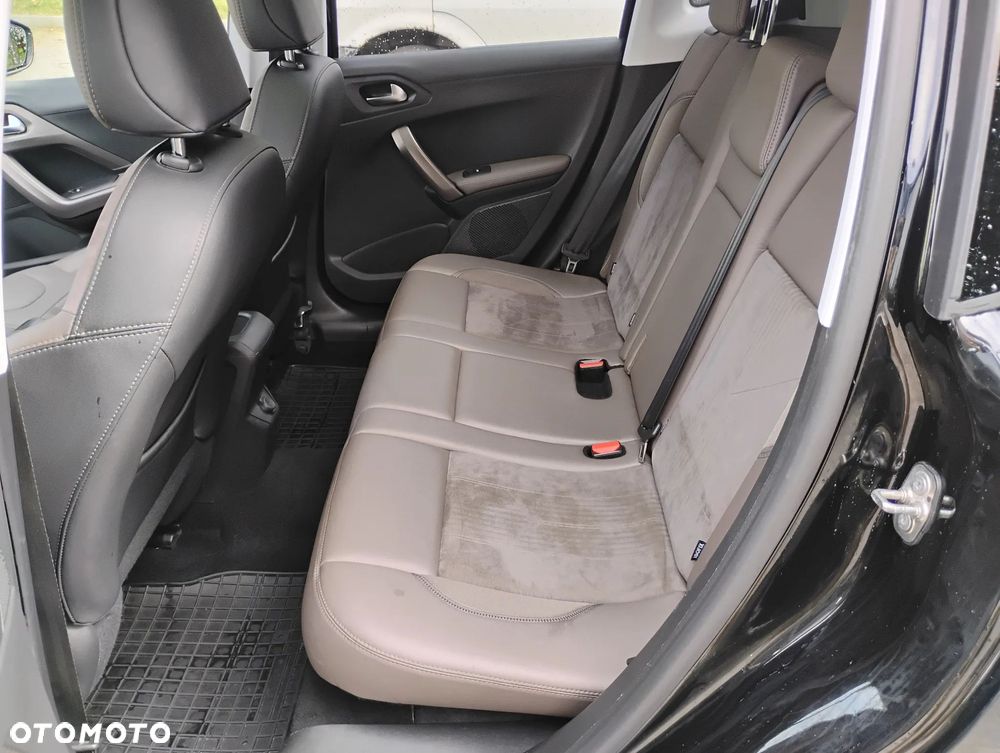 Peugeot 2008 1.6 e-HDi Allure S&S - 12