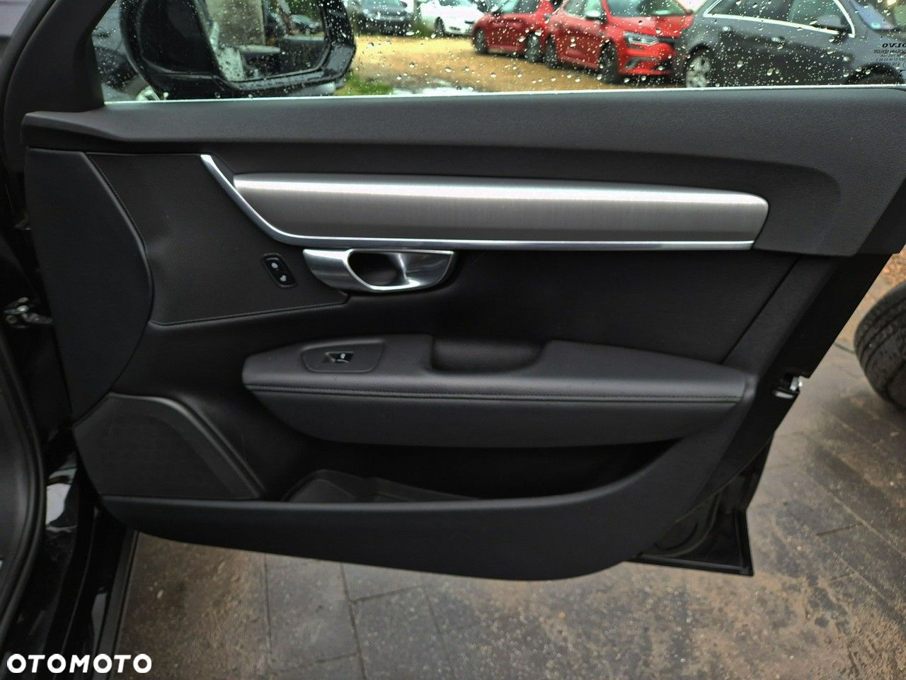Volvo V90 D4 AWD Geartronic Momentum Pro - 28