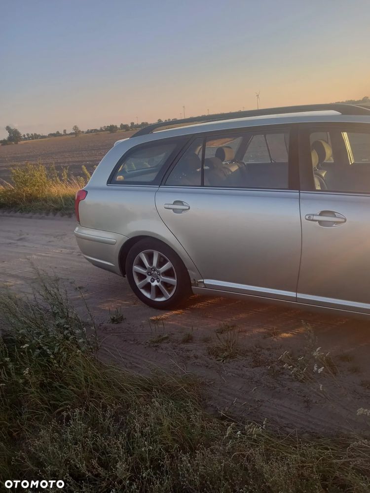 Toyota Avensis 2.0 D-4D Combi - 7