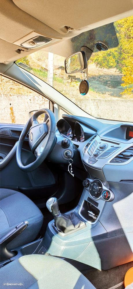 Ford Fiesta - 6