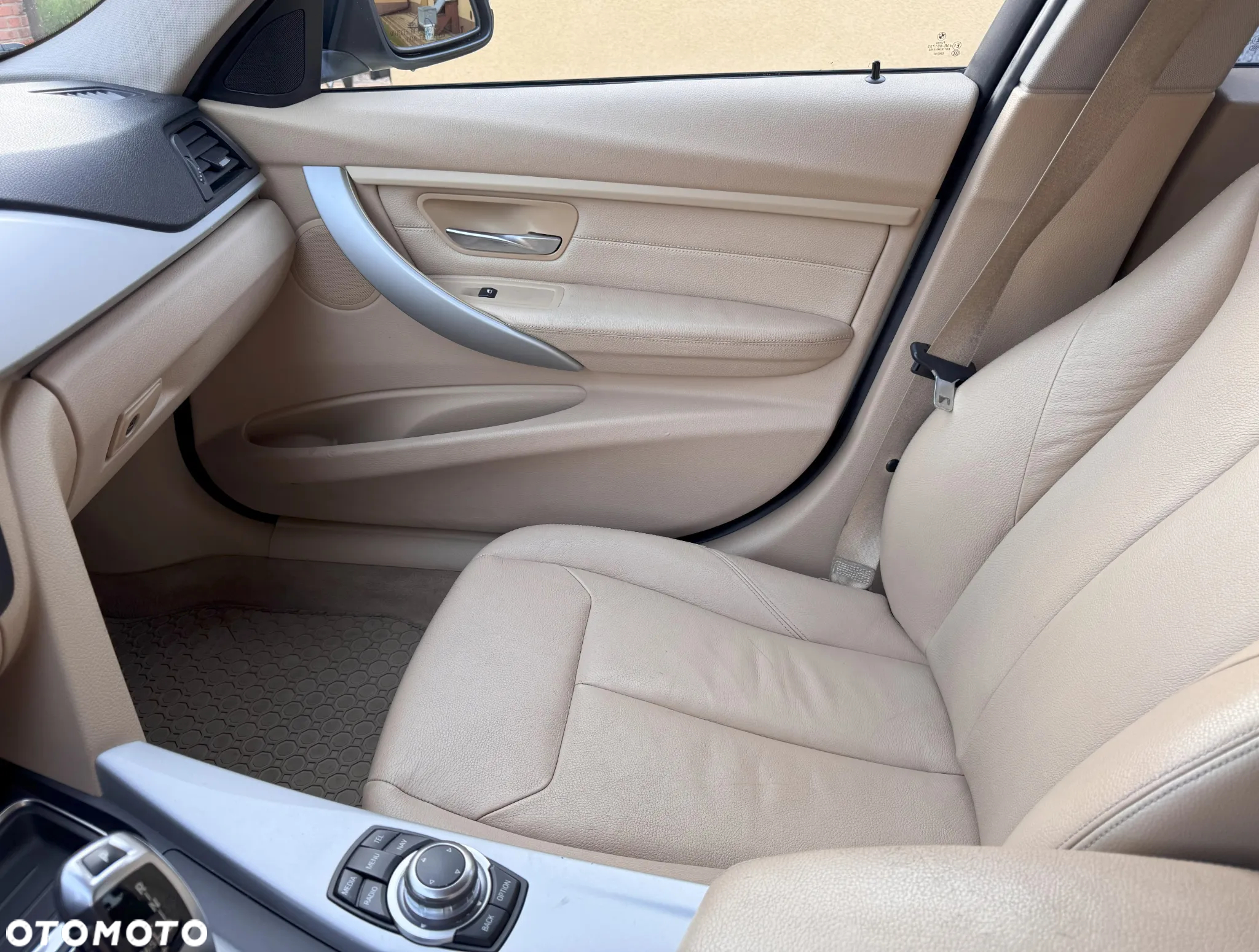 BMW Seria 3 328i - 9