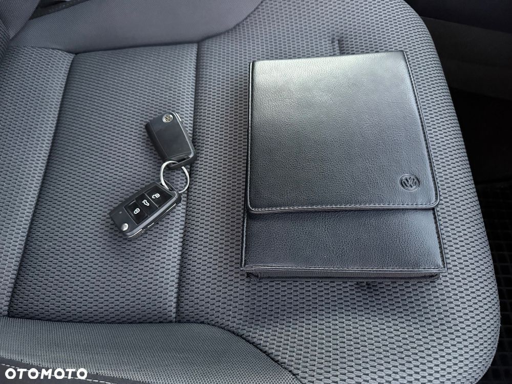 Volkswagen Golf - 35