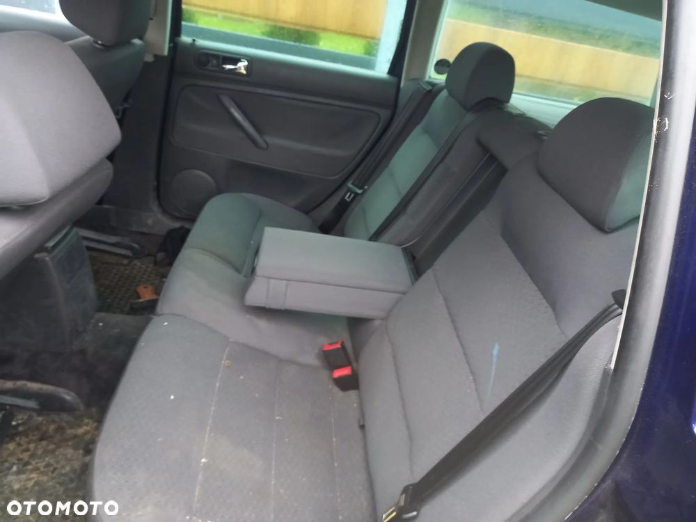 Volkswagen Passat - 11