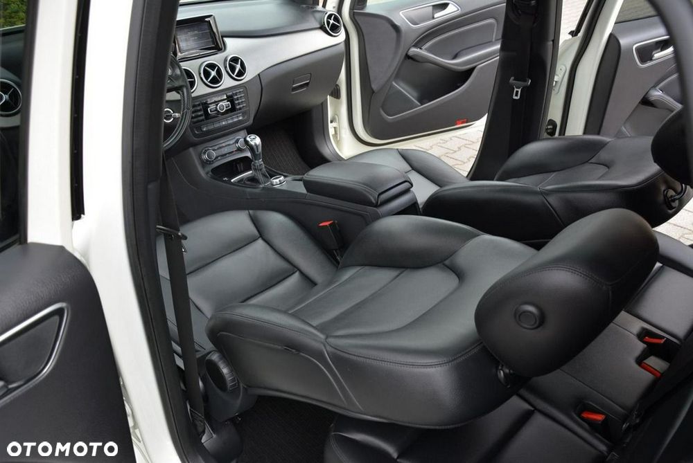 Mercedes-Benz Klasa B 180 Style - 25