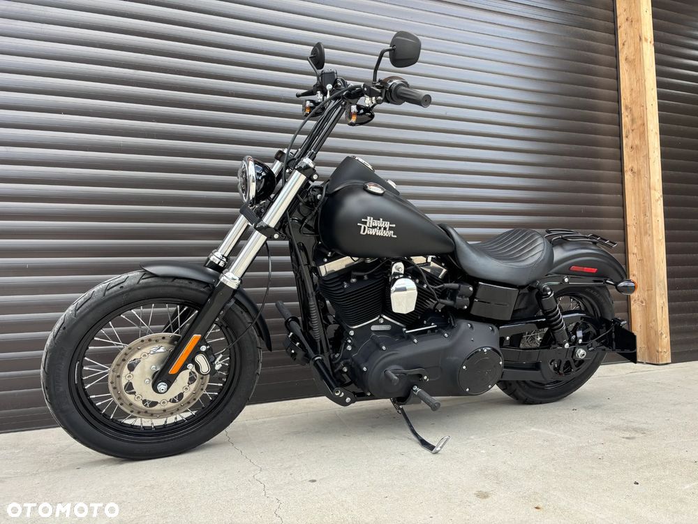 Harley-Davidson Dyna Street Bob - 1