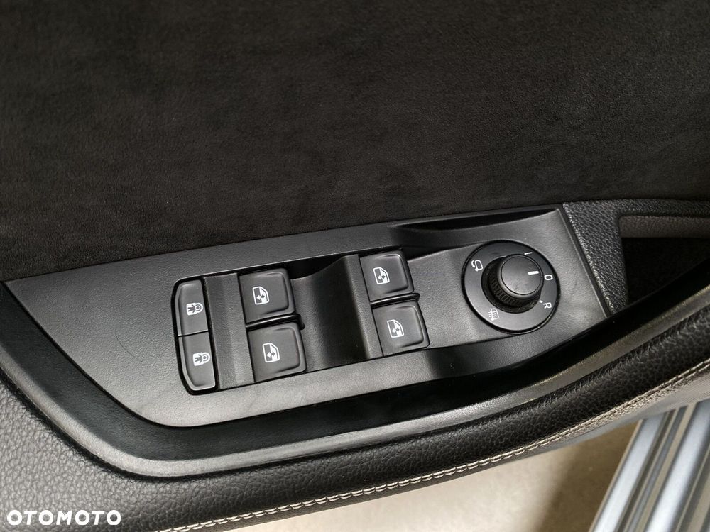 Skoda Superb 2.0 TDI SCR 4x4 Sportline DSG - 39