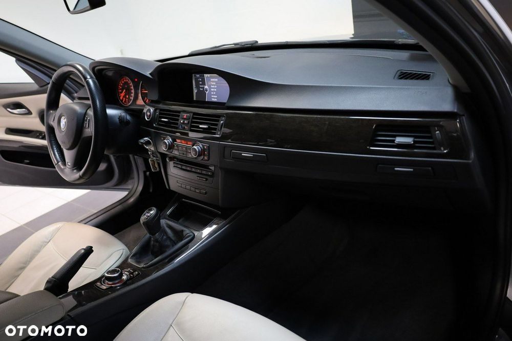 BMW Seria 3 - 16