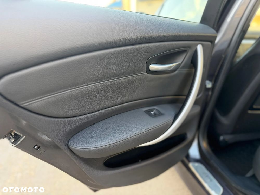 BMW Seria 1 123d DPF Edition Sport - 16