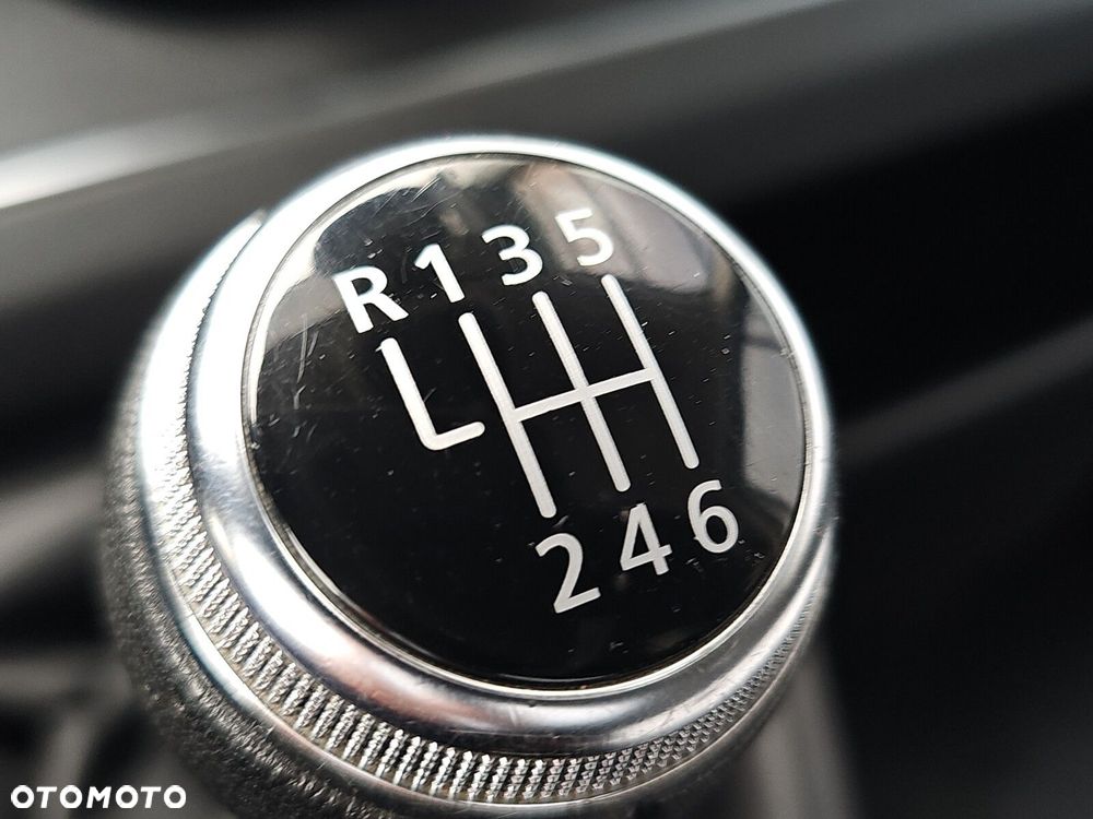 Renault Trafic 2.0 dCI - 17