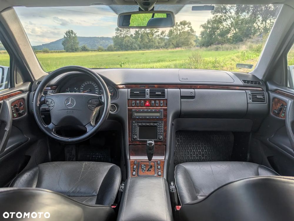 Mercedes-Benz Klasa E 320 T CDI Elegance - 9