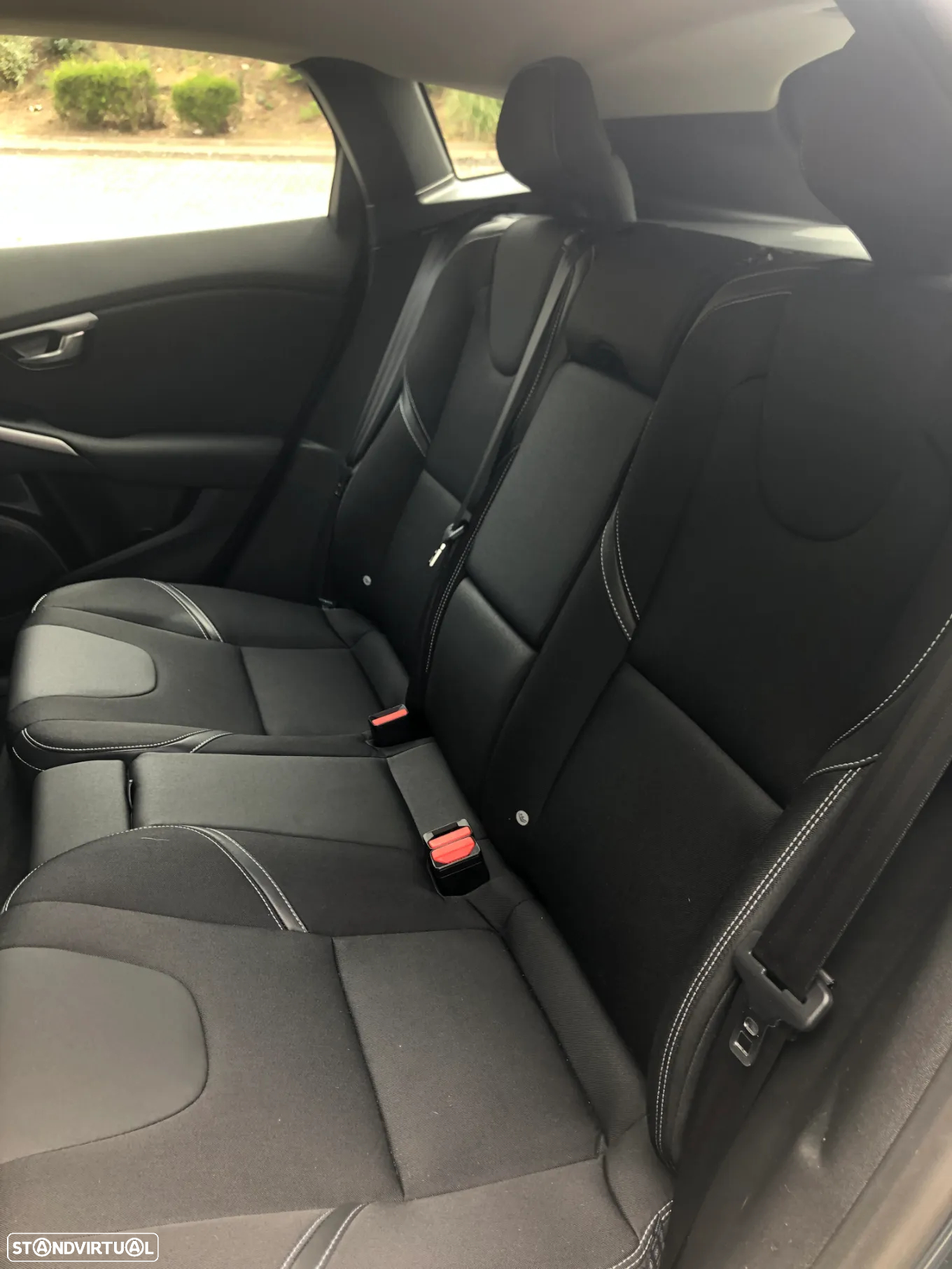 Volvo V40 2.0 D3 Momentum - 8