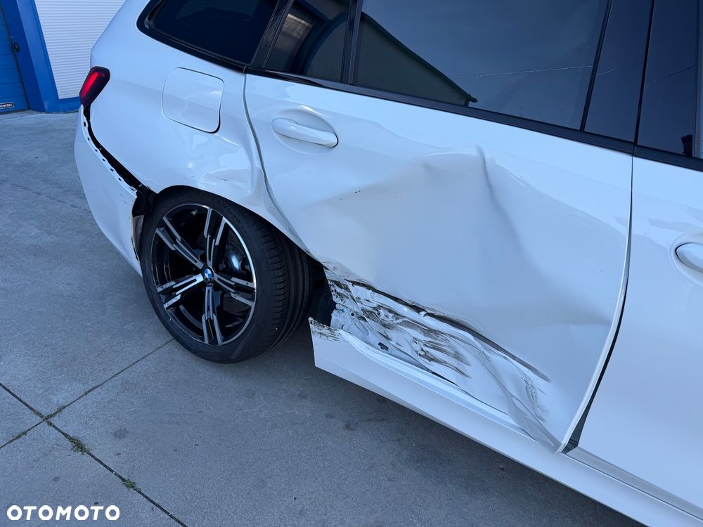 BMW Seria 3 330i Sport Line - 7