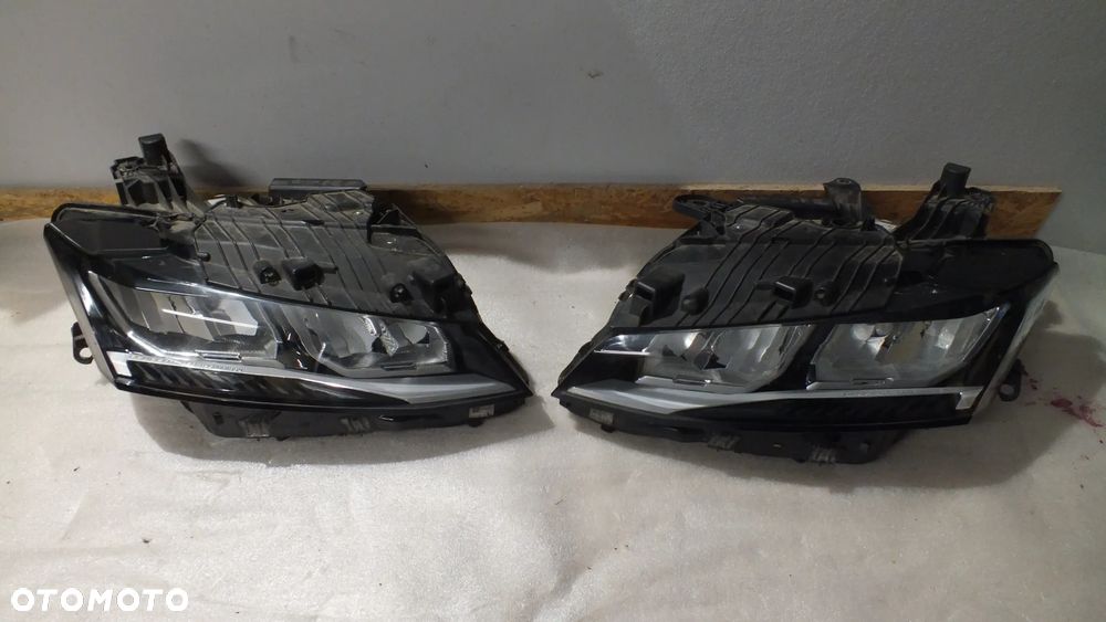 Lampa przednia prawa Peugeot 308 T10  Full led  98516735 - 2