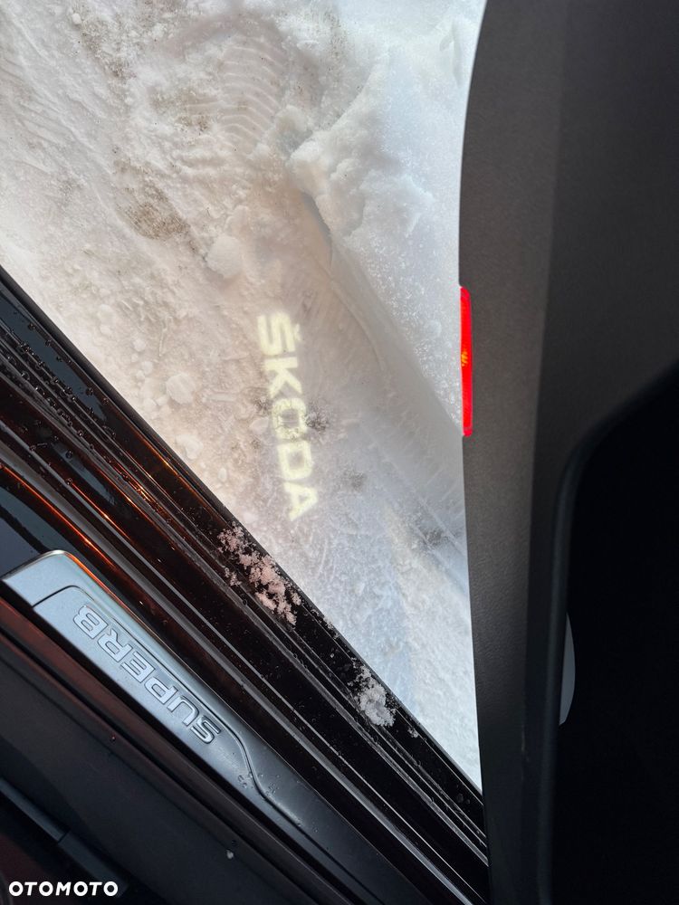 Skoda Superb 2.0 TDI SCR 4x4 Scout DSG - 38