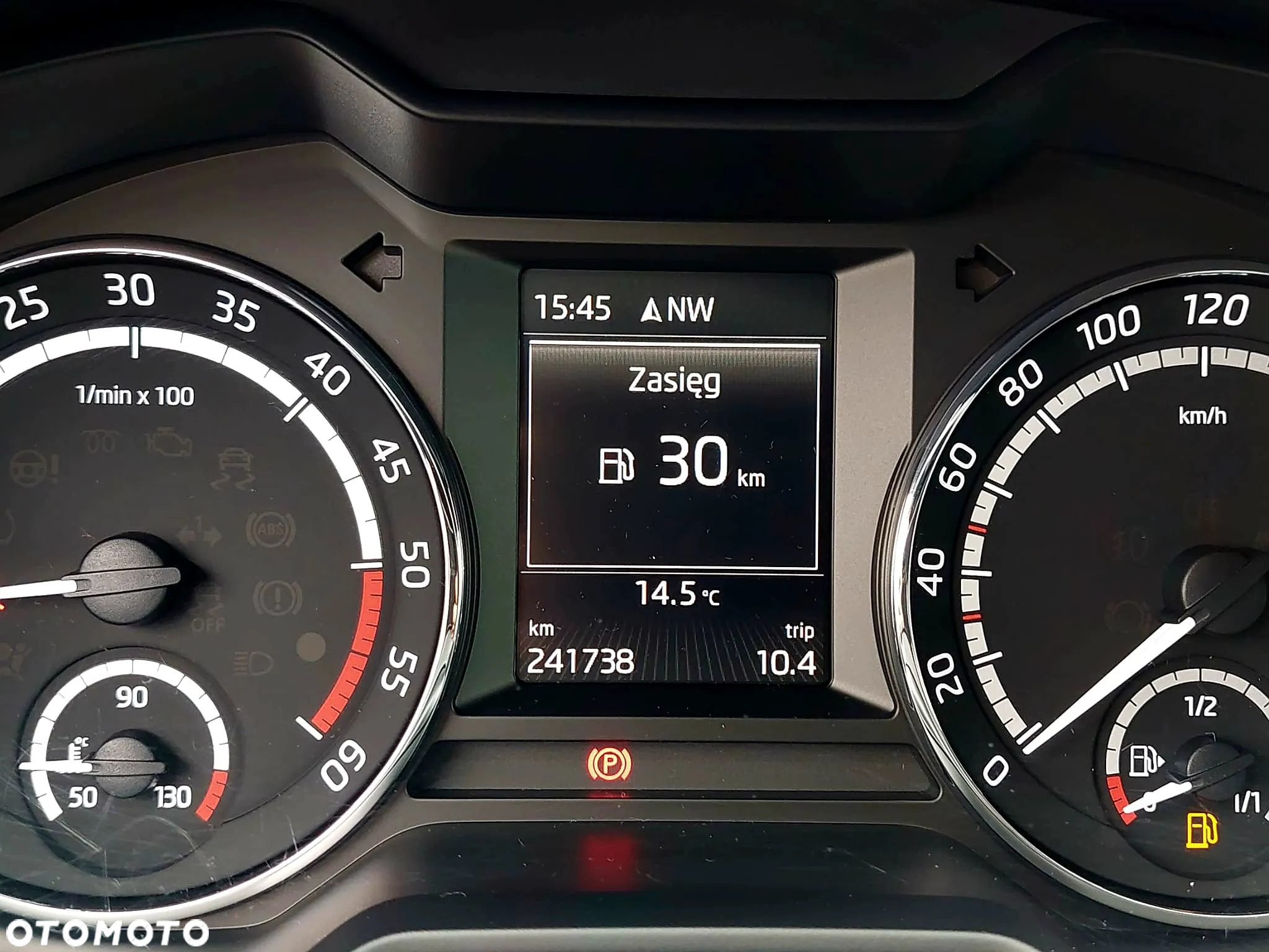 Skoda Octavia Combi 2.0 TDI RS - 25