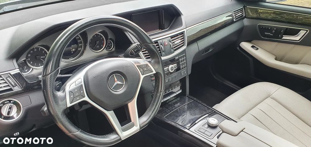 Mercedes-Benz Klasa E - 16