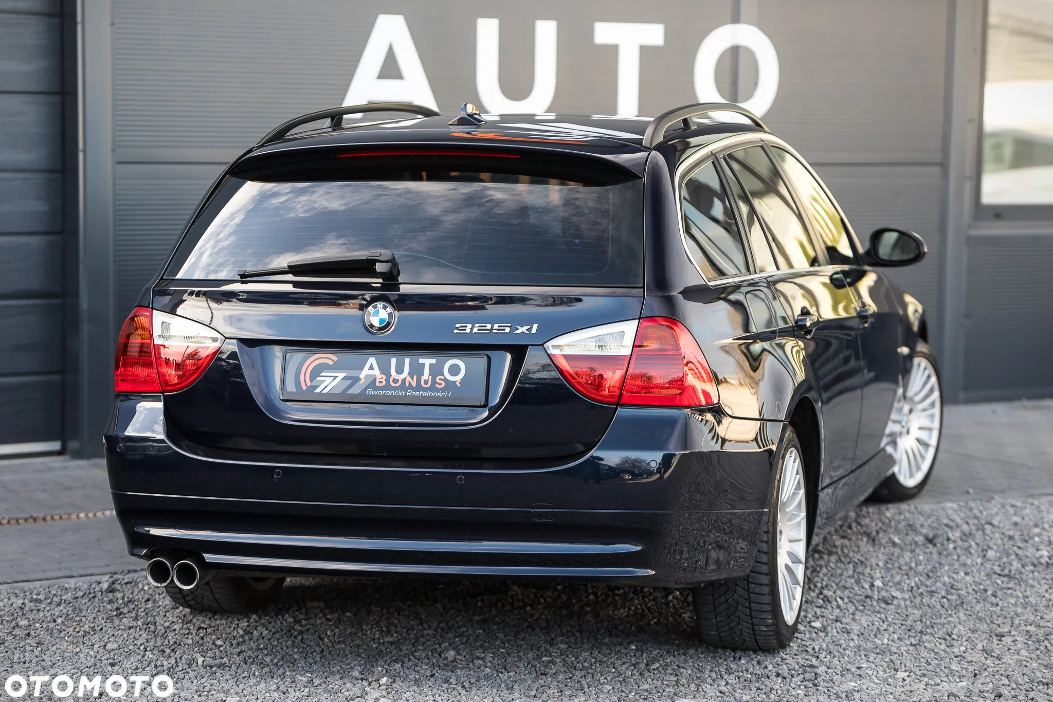 BMW Seria 3 325i xDrive Touring - 10
