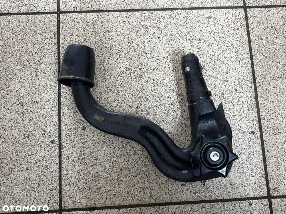 HAK HOLOWNICZY + BELKA AUDI A4 - 1