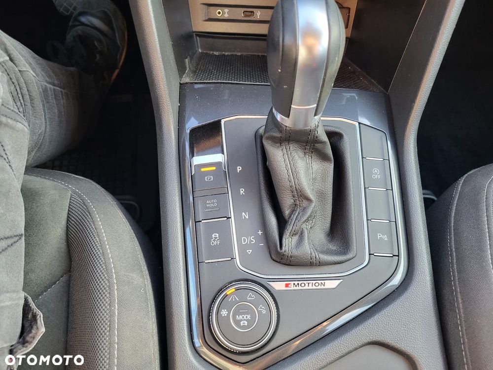 Volkswagen Tiguan 2.0 TDI SCR 4MotION DSG Elegance - 33